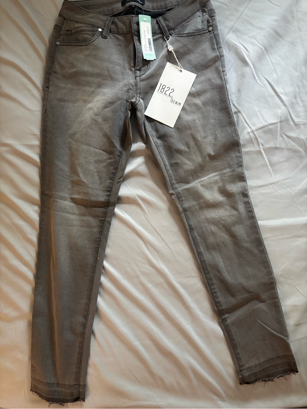 NWT 1822 Denim Ankle Skinny Jeans Gray Ash Wash Raw Hem Size 29